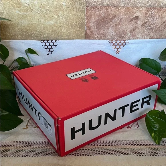 NEW Hunter Women’s Original Chelsea Waterproof Rubber Ankle Rain Boots, Size 7 - Picture 9 of 16